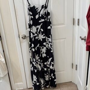 Nine West Black and White Leaf Print Maxi Dress